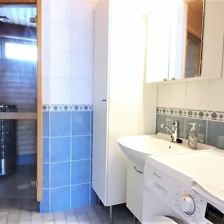 Kotimaailma - Tilava Saunallinen Kaksio Parvekkeella - Verstaankatu Apartment Tampere