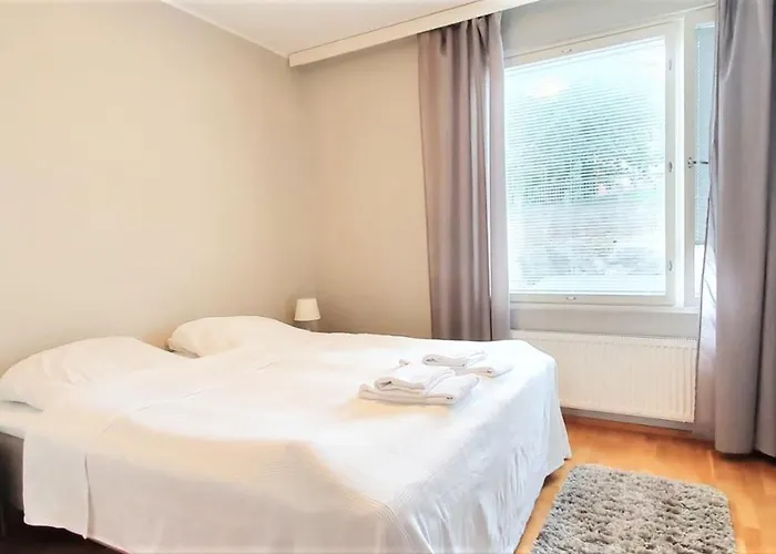 Kotimaailma - Tilava Saunallinen Kaksio Parvekkeella - Verstaankatu Τάμπερε